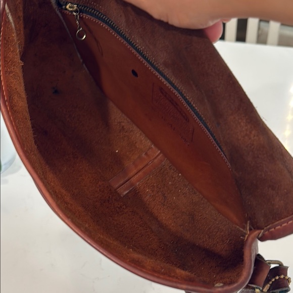 COPY - Heavily Patina-ed Vintage Coach City Bag in British Tan - Picture 11 of 11